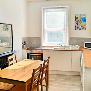 Entire Floor 2 Bedrooms On Westcliff Bournemouth